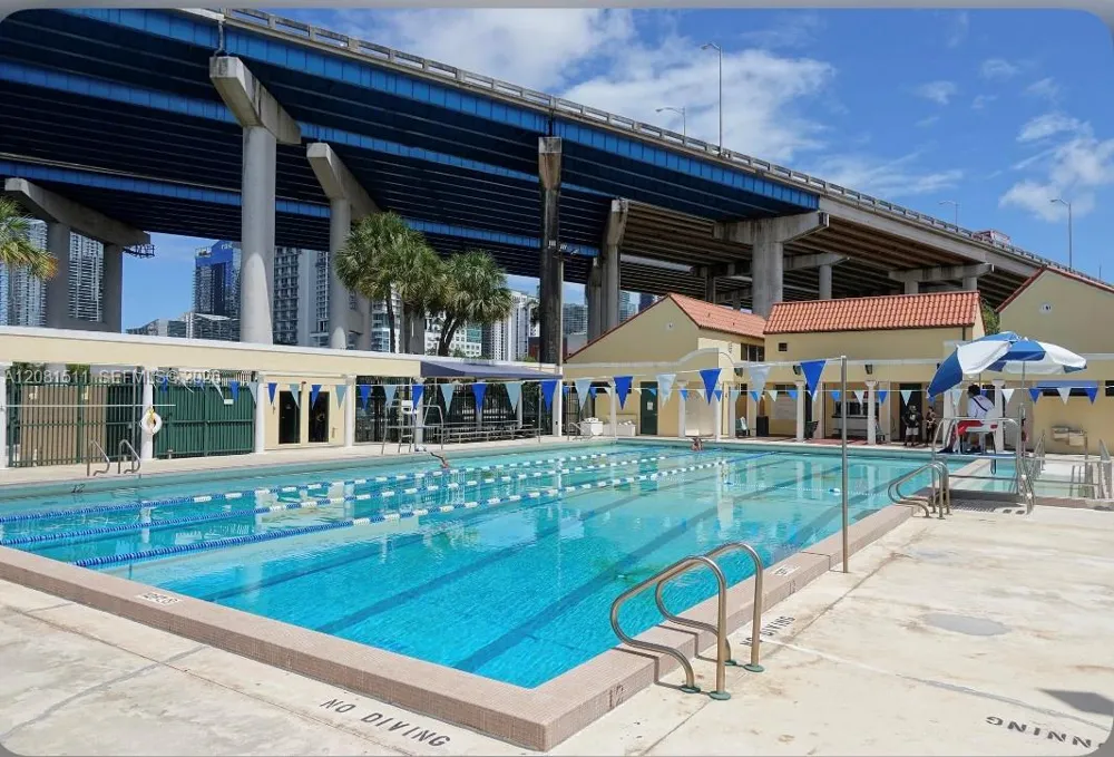 318 SW 4th Ave #1 Miami, FL 33130