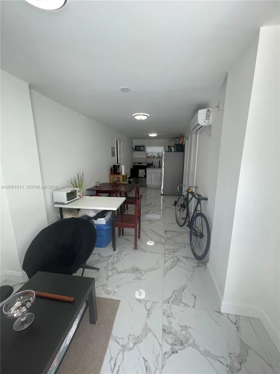 318 SW 4th Ave #1 Miami, FL 33130