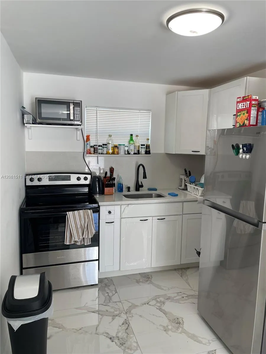 318 SW 4th Ave #1 Miami, FL 33130