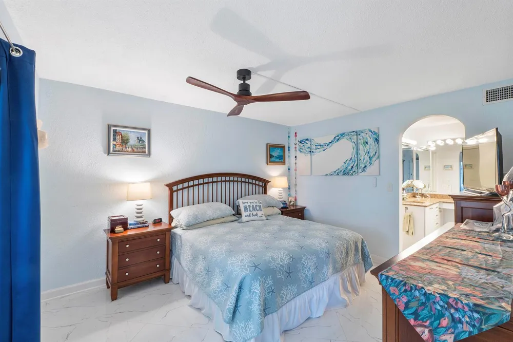 5540 OCEAN BOULEVARD #110 Ocean Ridge, FL 33435