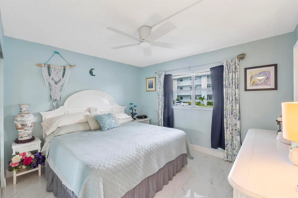 5540 OCEAN BOULEVARD #110 Ocean Ridge, FL 33435