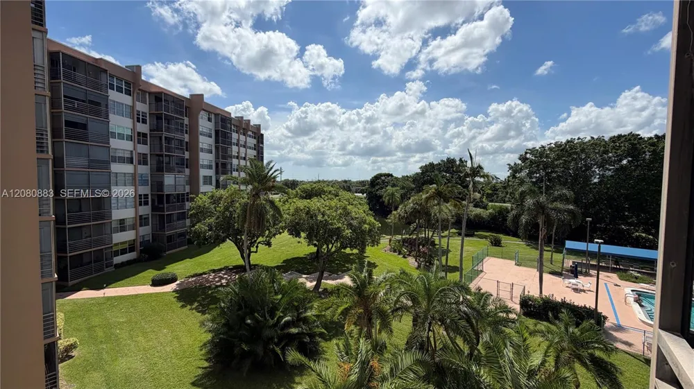 1200 Saint Charles Pl #411 Pembroke Pines, FL 33026