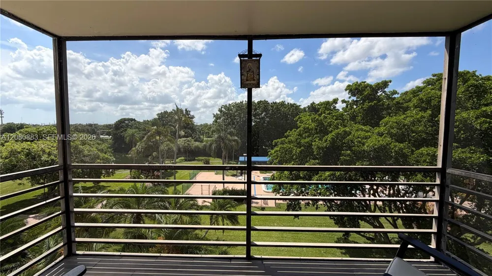 1200 Saint Charles Pl #411 Pembroke Pines, FL 33026