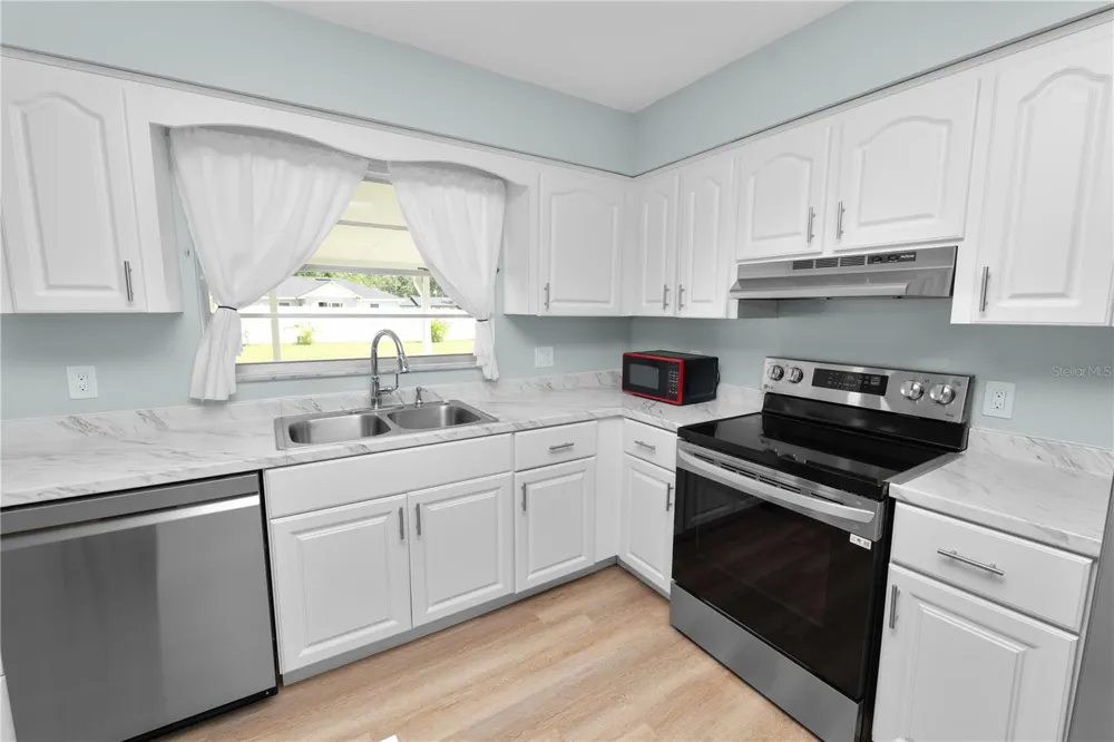 2912 WOODCREST LANE Lakeland, FL 33805