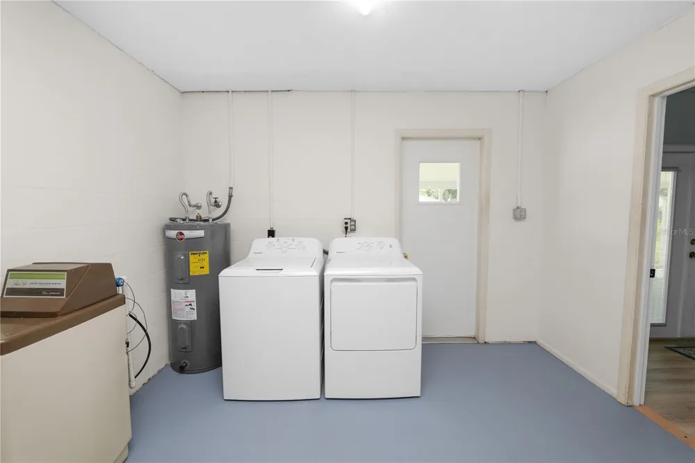 2912 WOODCREST LANE Lakeland, FL 33805