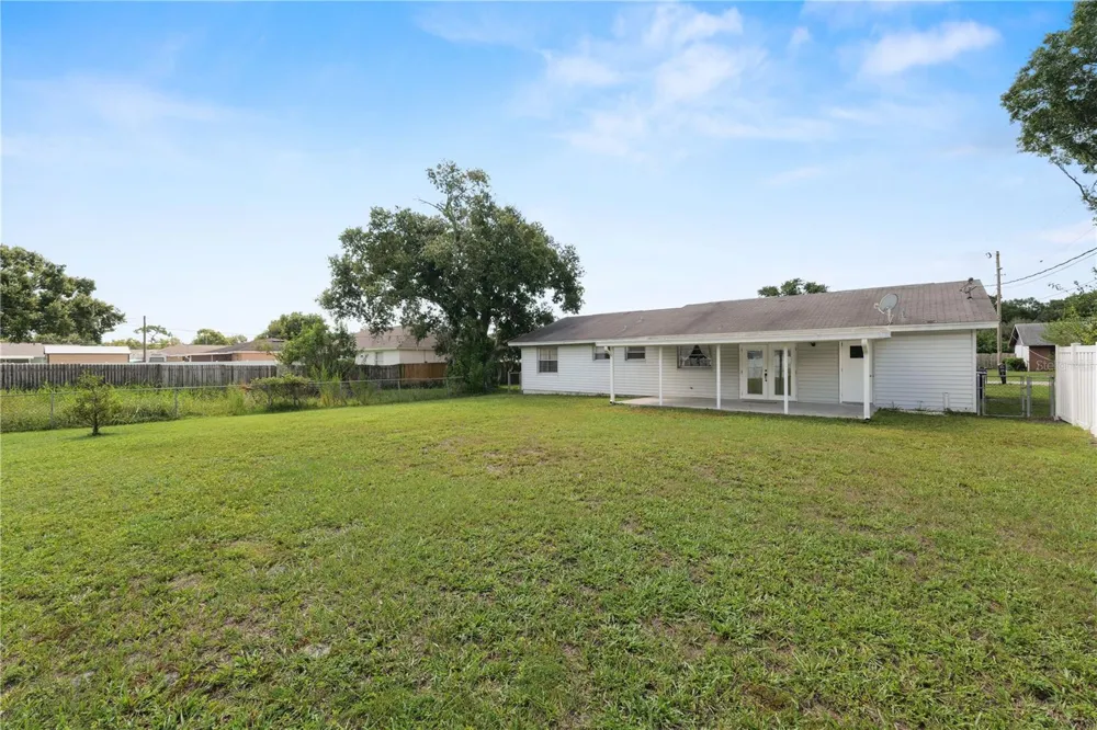 2912 WOODCREST LANE Lakeland, FL 33805