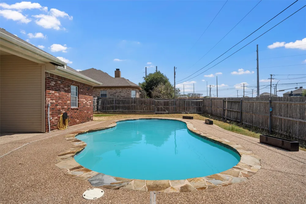 217 Keswick Drive Hewitt, TX 76643