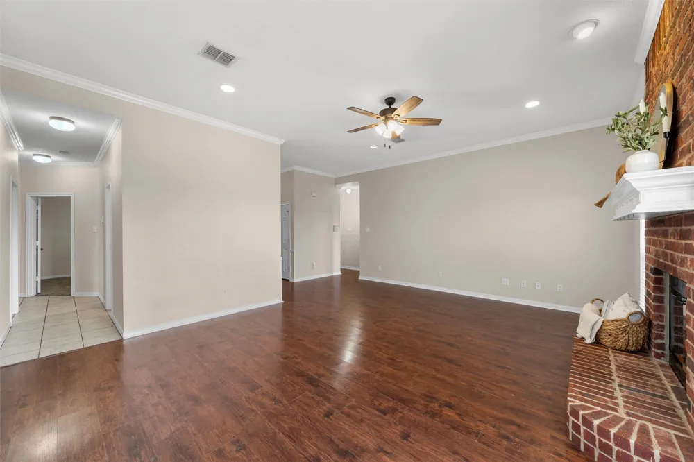 217 Keswick Drive Hewitt, TX 76643