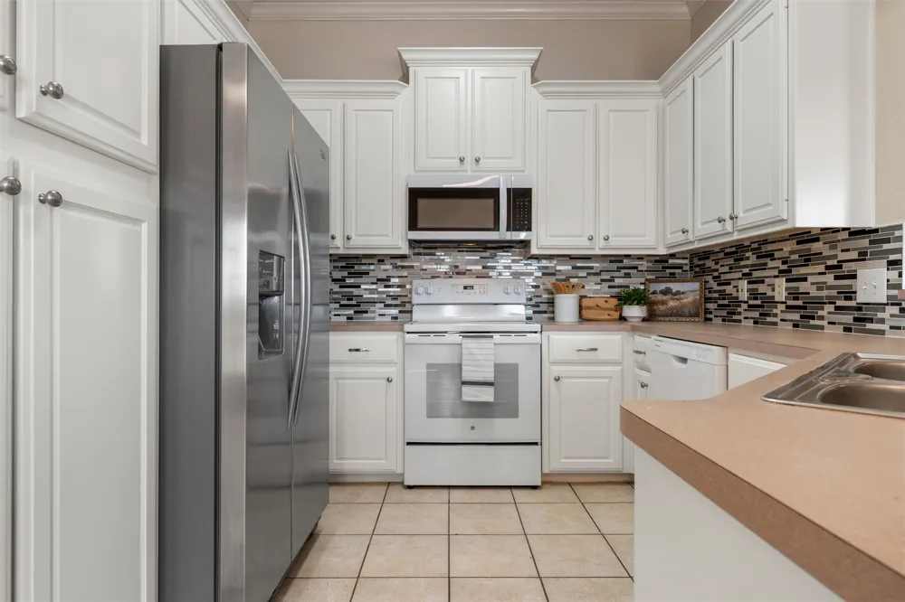 217 Keswick Drive Hewitt, TX 76643
