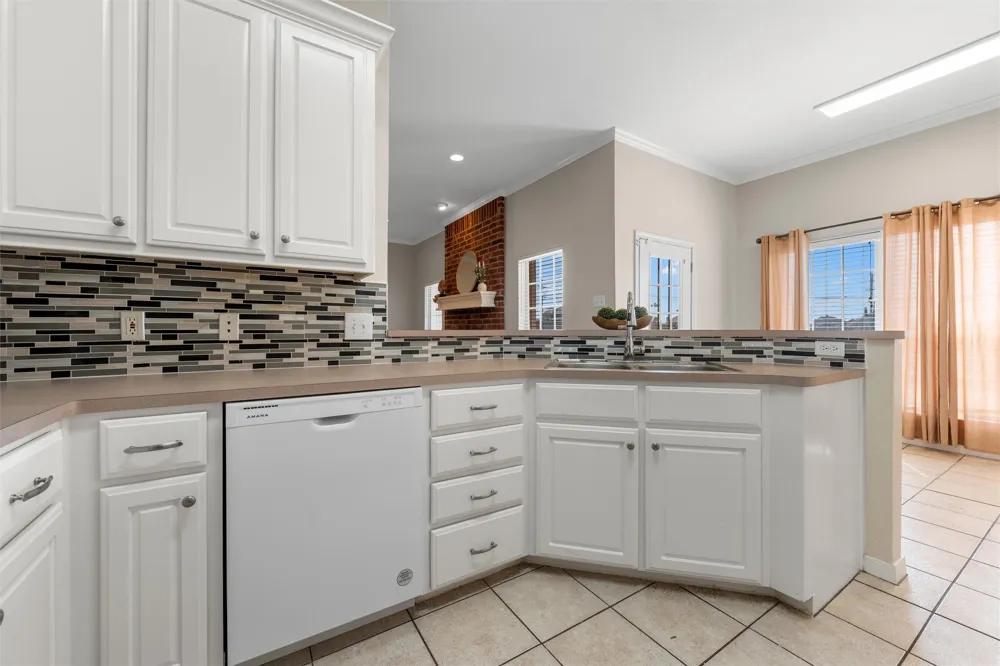 217 Keswick Drive Hewitt, TX 76643