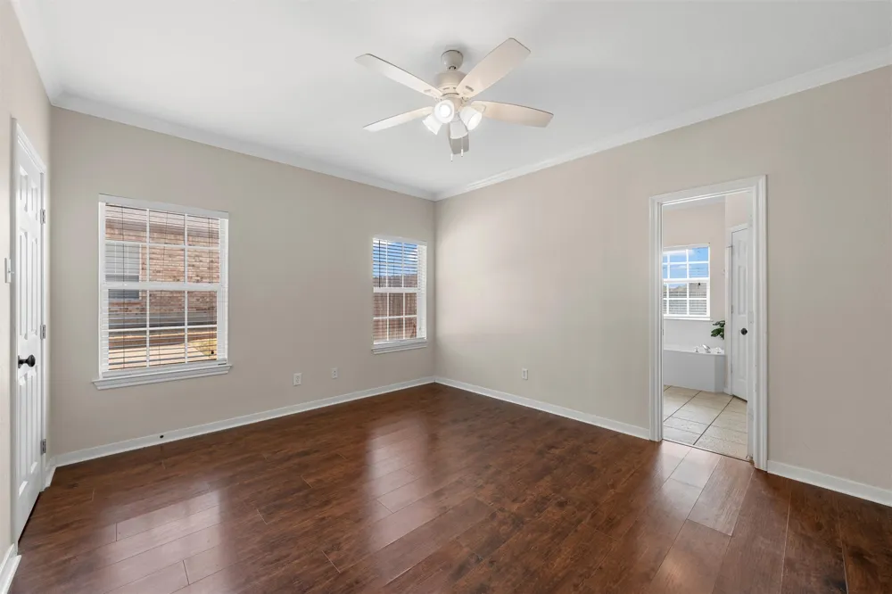 217 Keswick Drive Hewitt, TX 76643