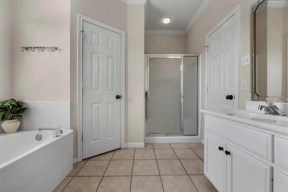 217 Keswick Drive Hewitt, TX 76643