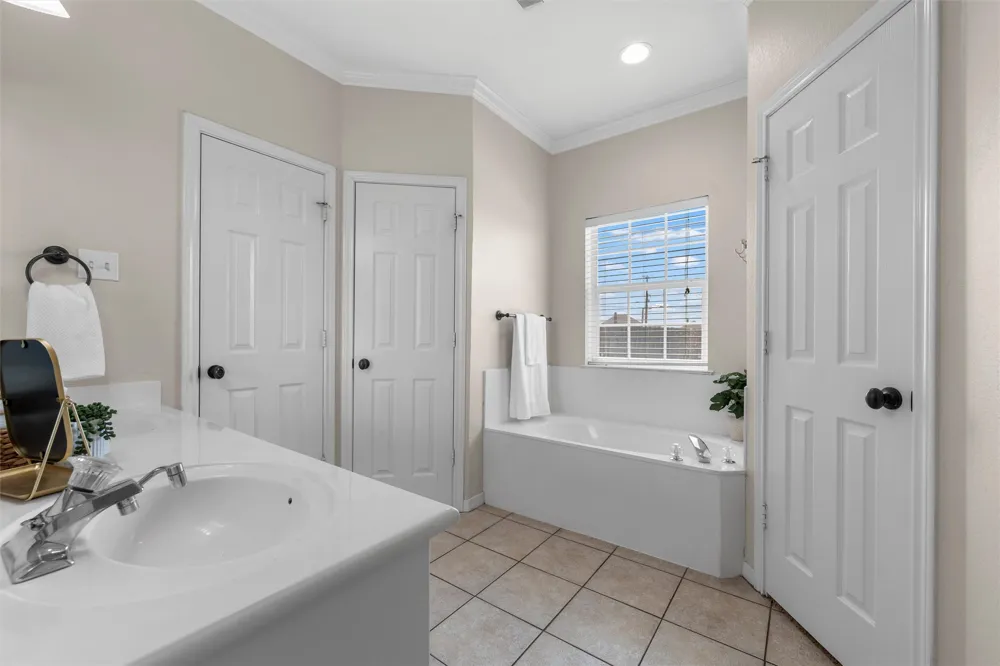 217 Keswick Drive Hewitt, TX 76643