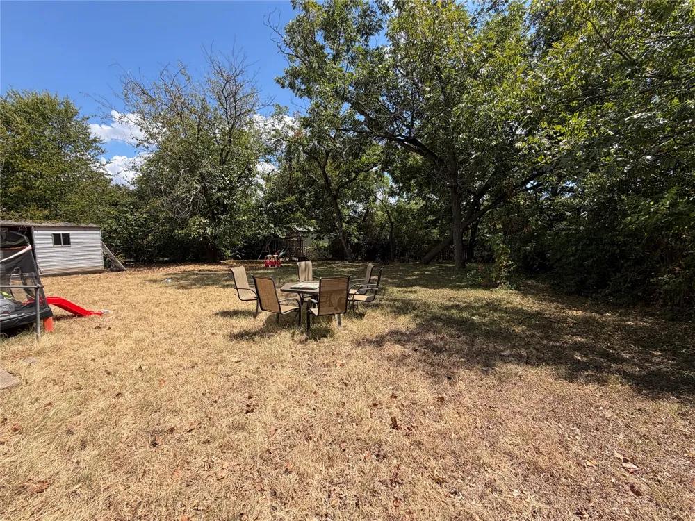 803 W Lone Star Avenue Cleburne, TX 76033