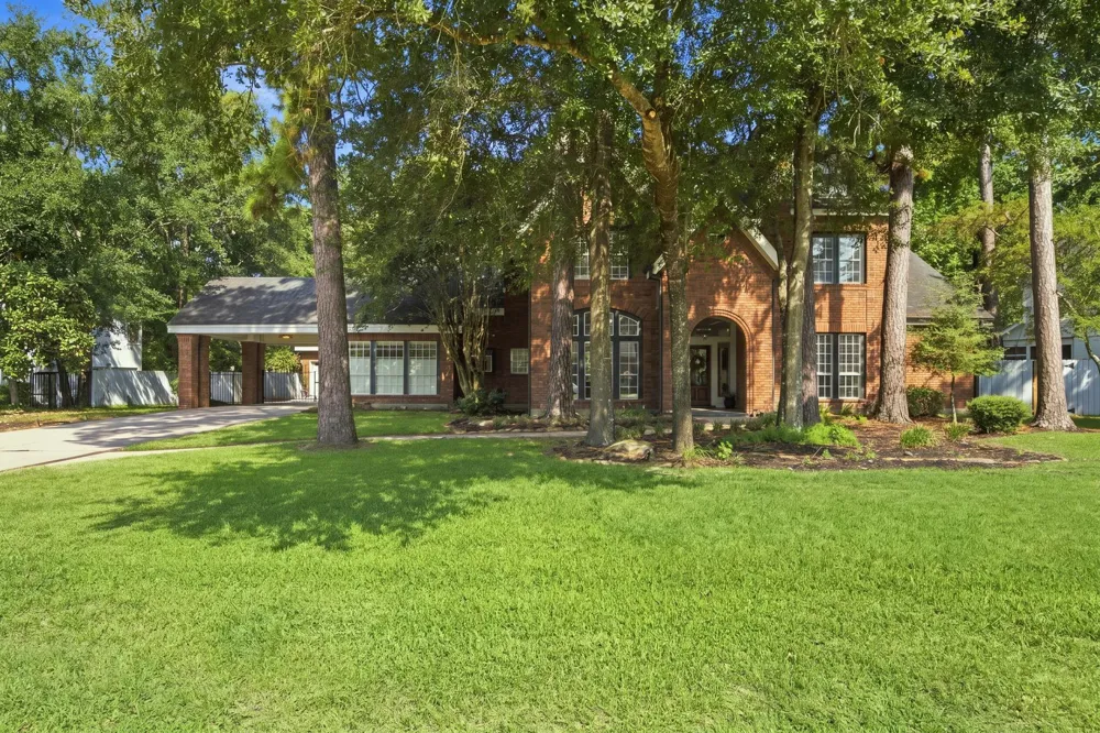 23 S Brokenfern Drive The Woodlands, TX 77380