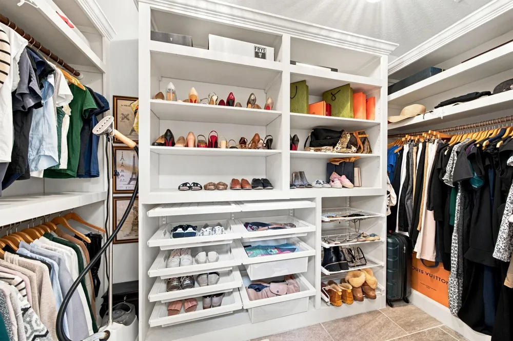 23 S Brokenfern Drive The Woodlands, TX 77380