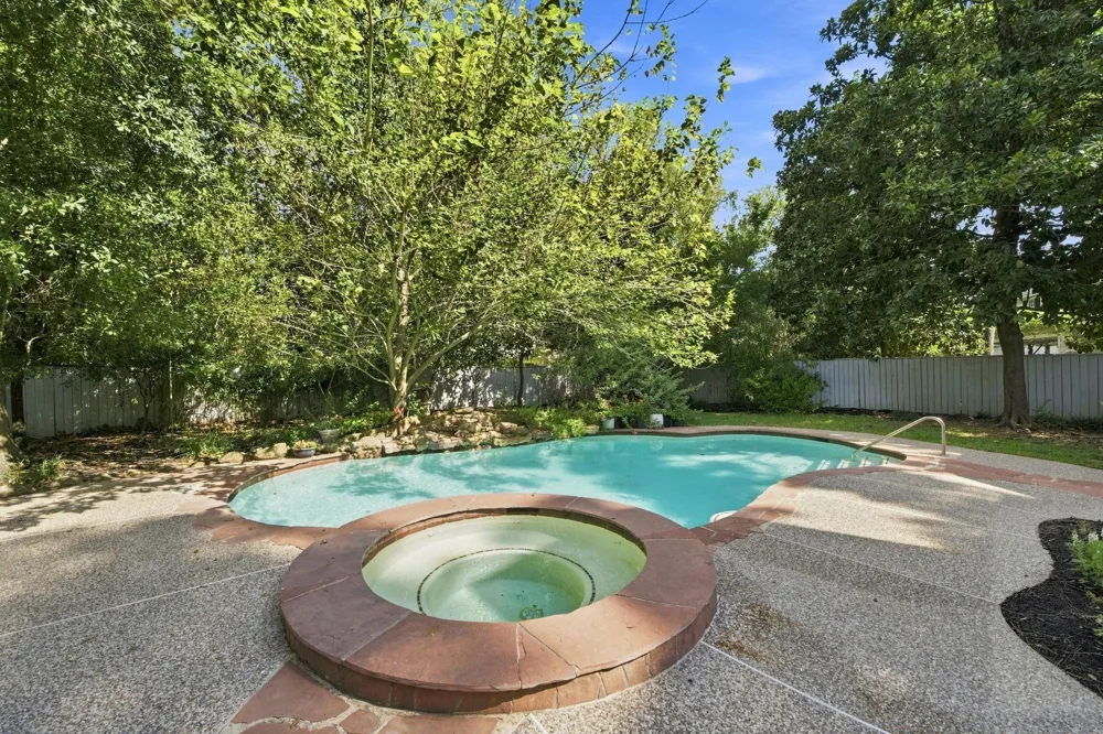 23 S Brokenfern Drive The Woodlands, TX 77380