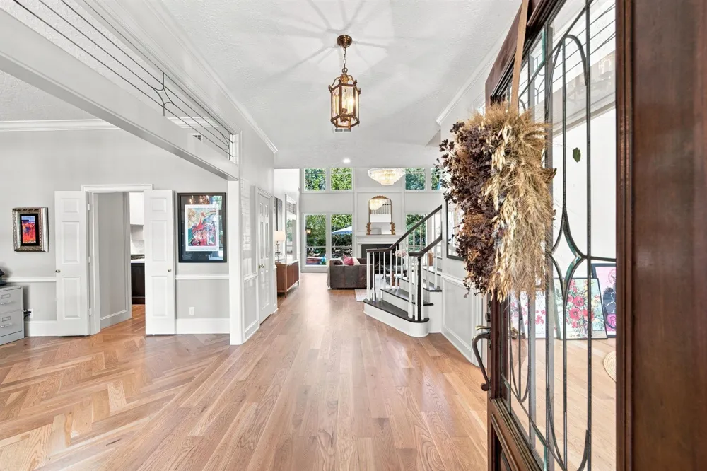 23 S Brokenfern Drive The Woodlands, TX 77380