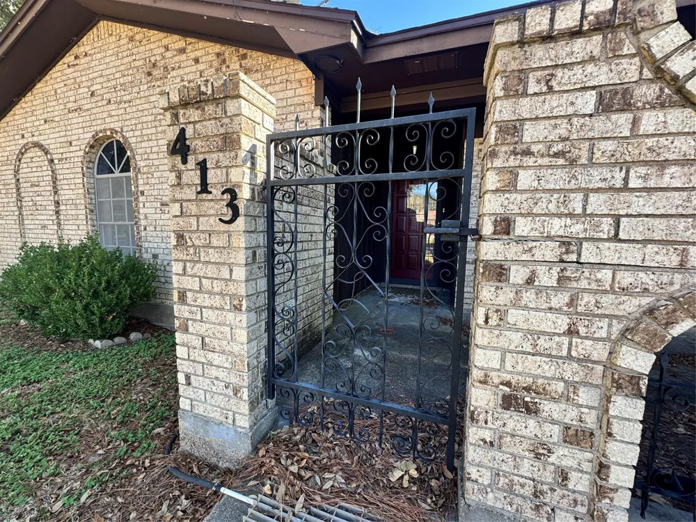 413 Elm Drive Ganado, TX 77962