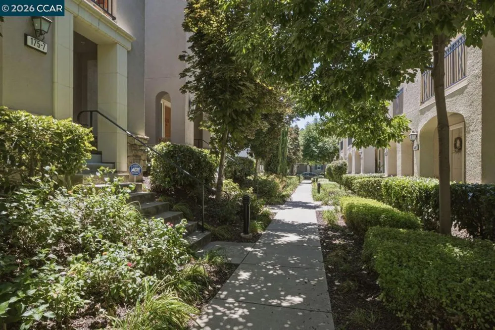 175 Selby Ln #7 Livermore, CA 94551