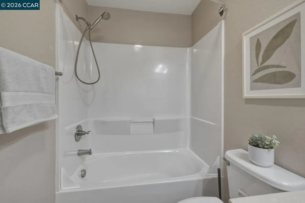 175 Selby Ln #7 Livermore, CA 94551