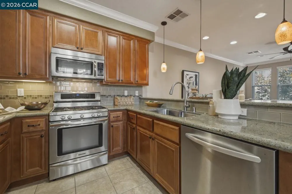 175 Selby Ln #7 Livermore, CA 94551