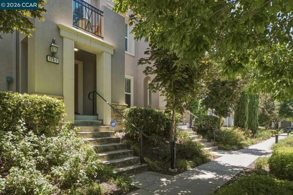 175 Selby Ln #7 Livermore, CA 94551