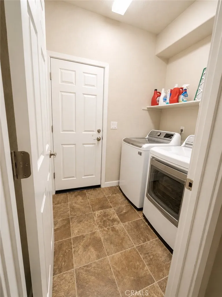 1912 Sand Dollar Linda, CA 95901