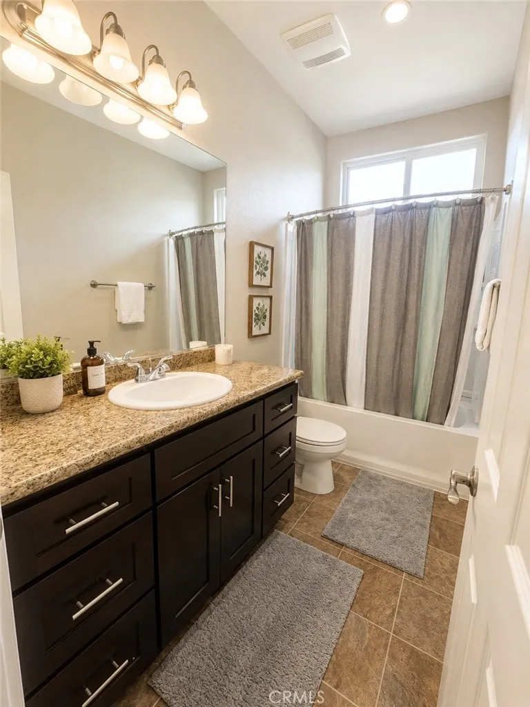 1912 Sand Dollar Linda, CA 95901
