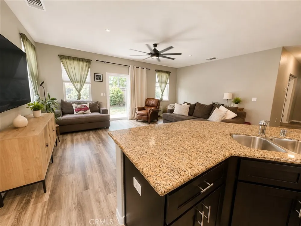 1912 Sand Dollar Linda, CA 95901