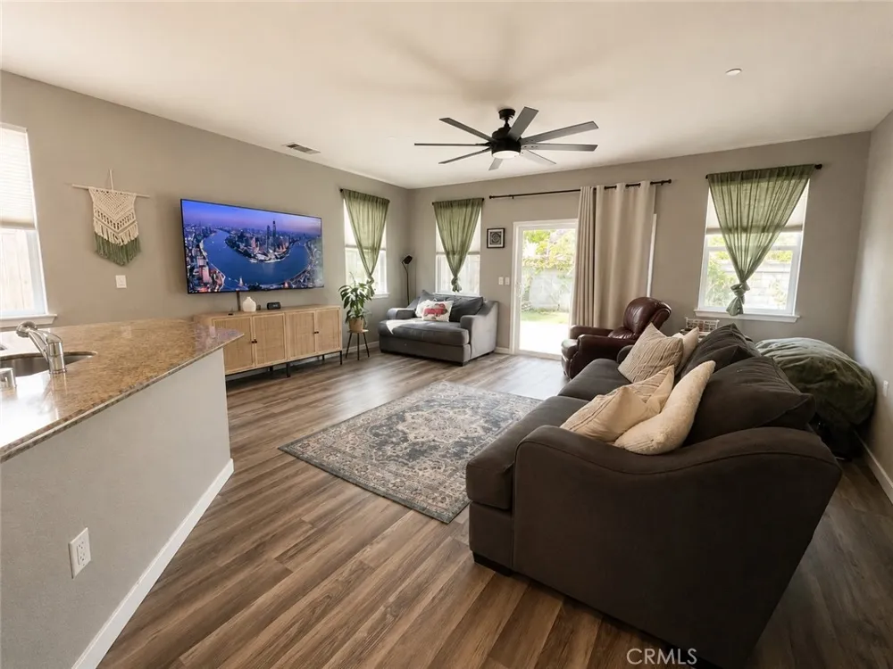 1912 Sand Dollar Linda, CA 95901