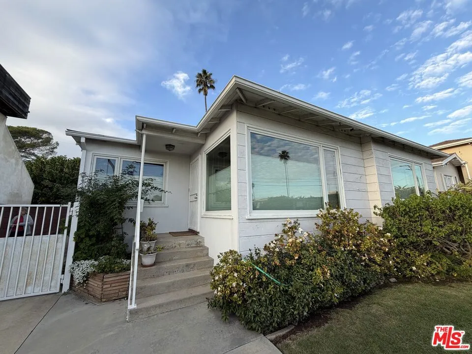 12207 Palms Boulevard Los Angeles, CA 90066