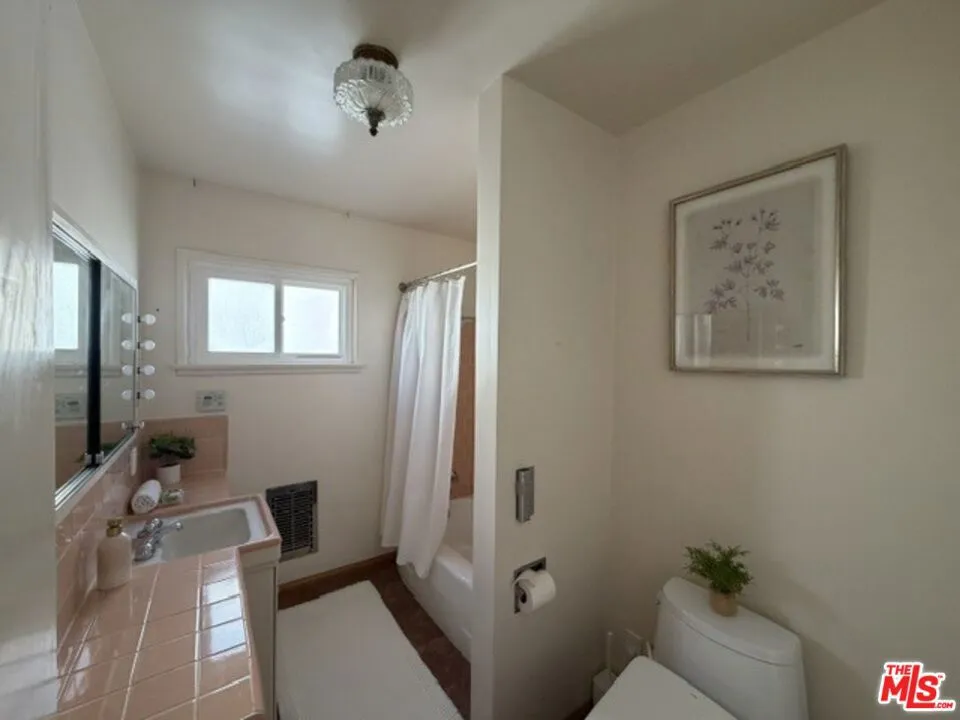 12207 Palms Boulevard Los Angeles, CA 90066