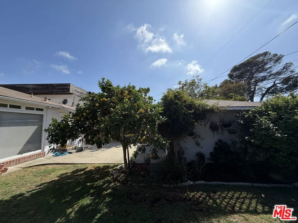 12207 Palms Boulevard Los Angeles, CA 90066
