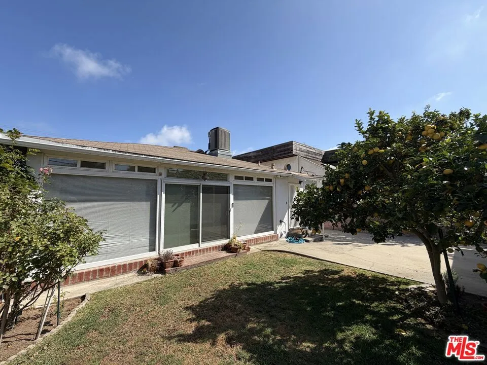 12207 Palms Boulevard Los Angeles, CA 90066
