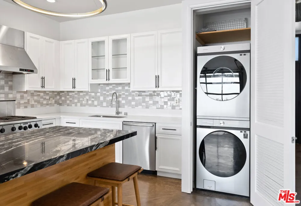 1544 12th Street #303 Santa Monica, CA 90401