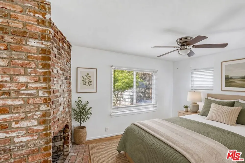 15905 Enadia Way Los Angeles, CA 91406