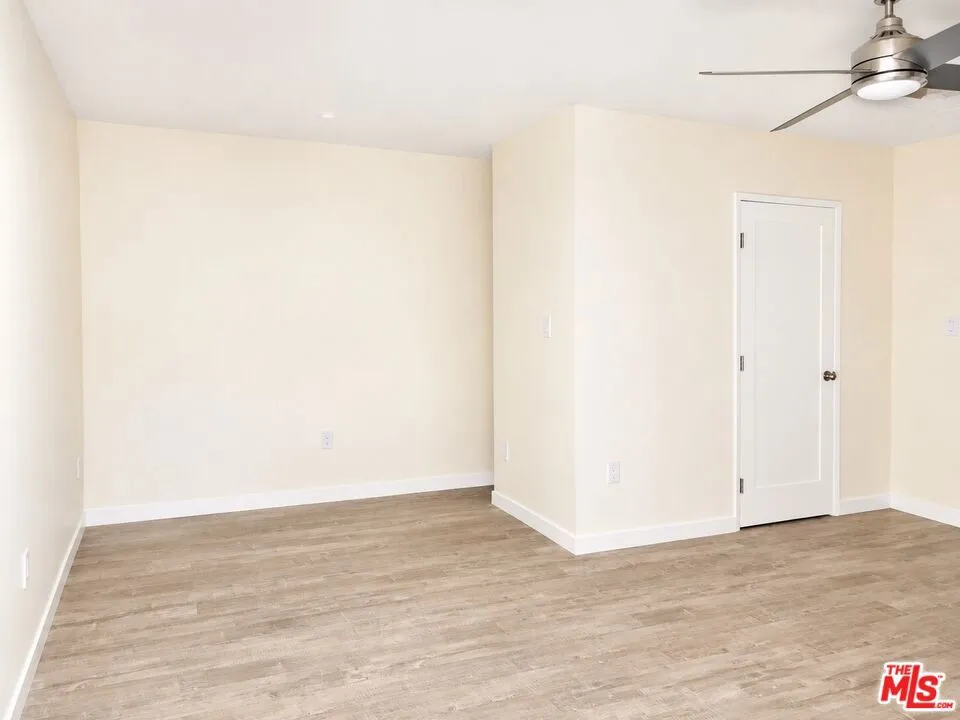 15905 Enadia Way Los Angeles, CA 91406