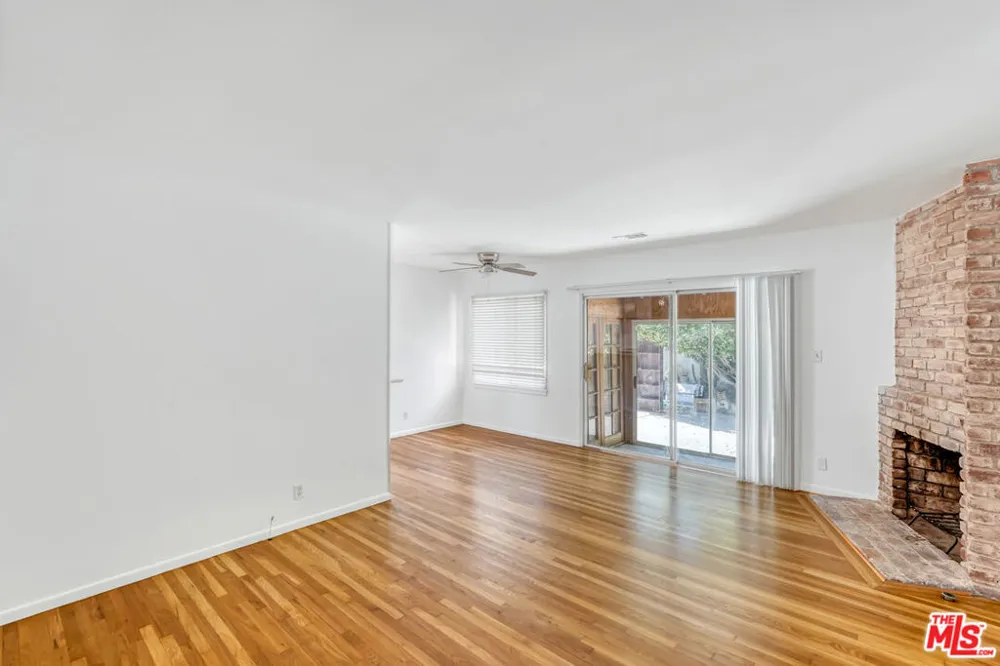 15905 Enadia Way Los Angeles, CA 91406