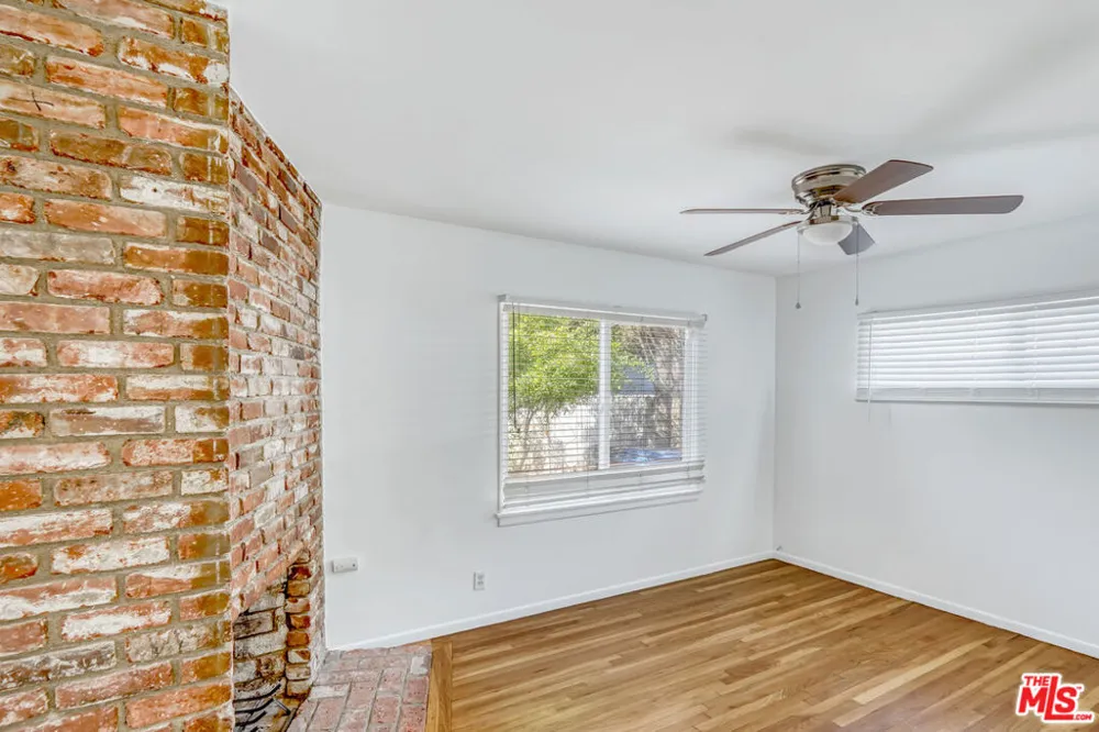 15905 Enadia Way Los Angeles, CA 91406