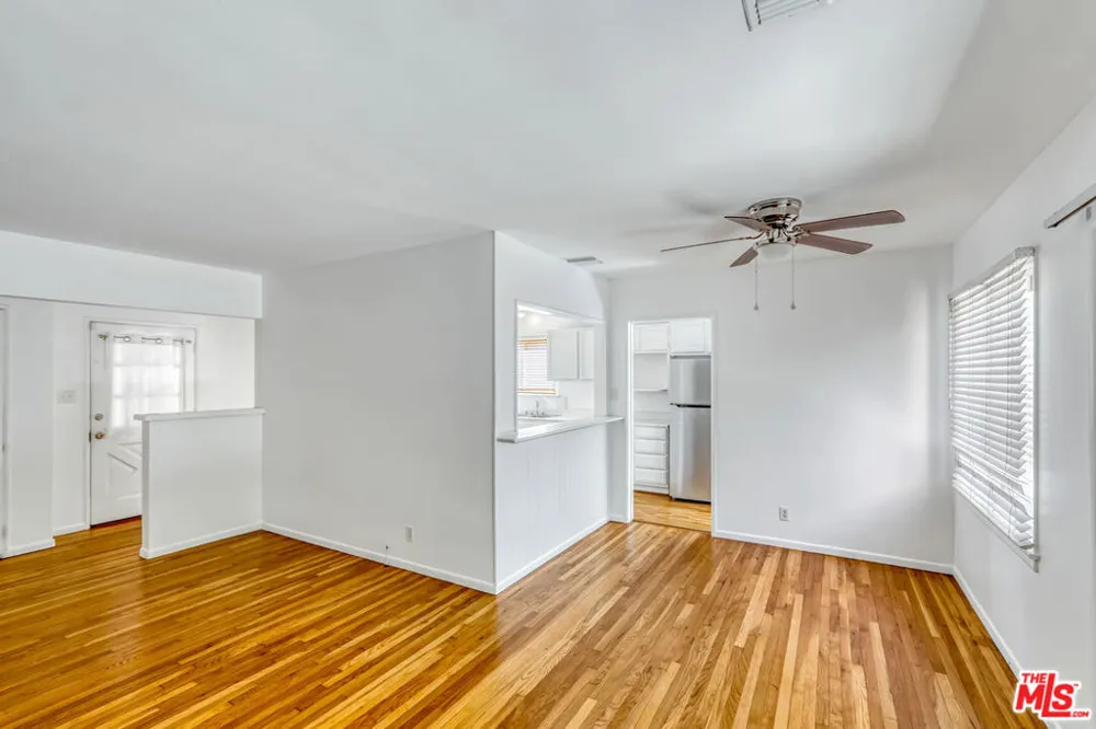 15905 Enadia Way Los Angeles, CA 91406
