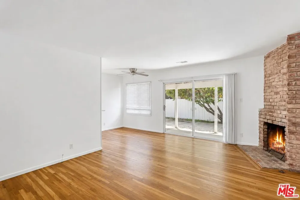 15905 Enadia Way Los Angeles, CA 91406