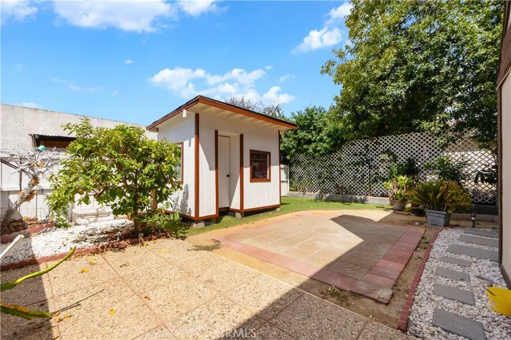 8515 Burnet #B Avenue ##B North Hills, CA 91343