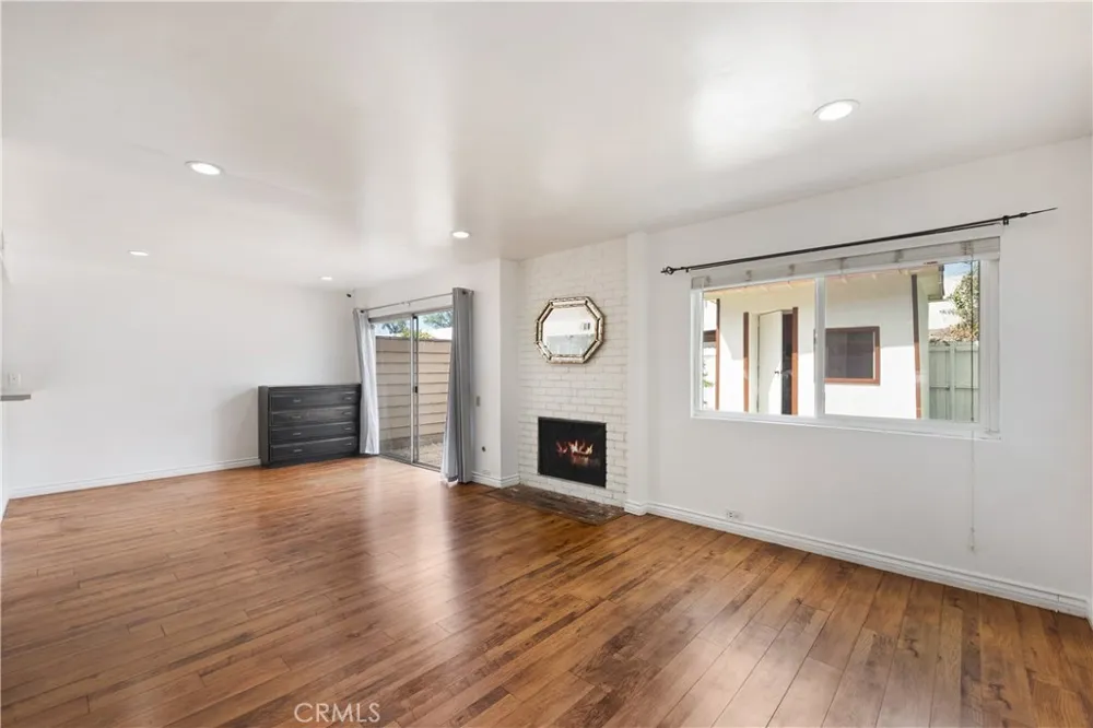 8515 Burnet #B Avenue ##B North Hills, CA 91343