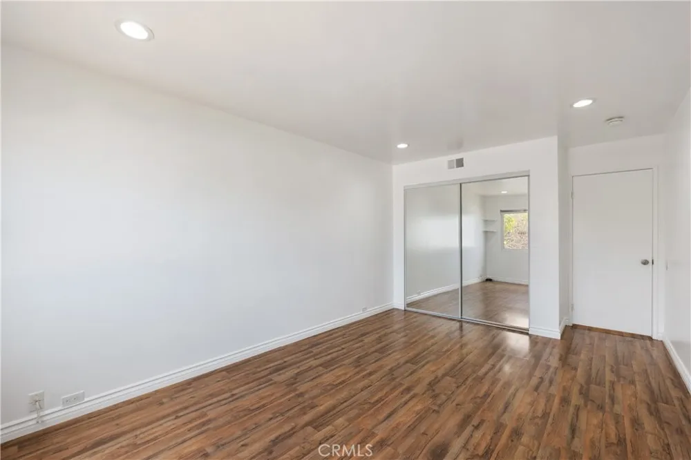 8515 Burnet #B Avenue ##B North Hills, CA 91343