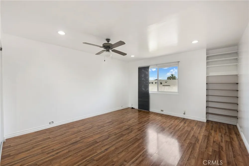 8515 Burnet #B Avenue ##B North Hills, CA 91343