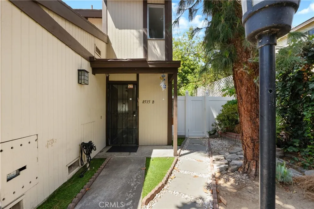 8515 Burnet #B Avenue ##B North Hills, CA 91343