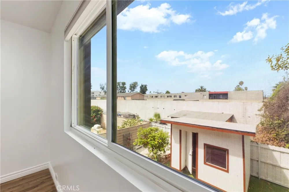 8515 Burnet #B Avenue ##B North Hills, CA 91343