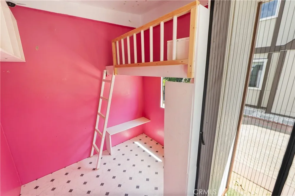 8515 Burnet #B Avenue ##B North Hills, CA 91343
