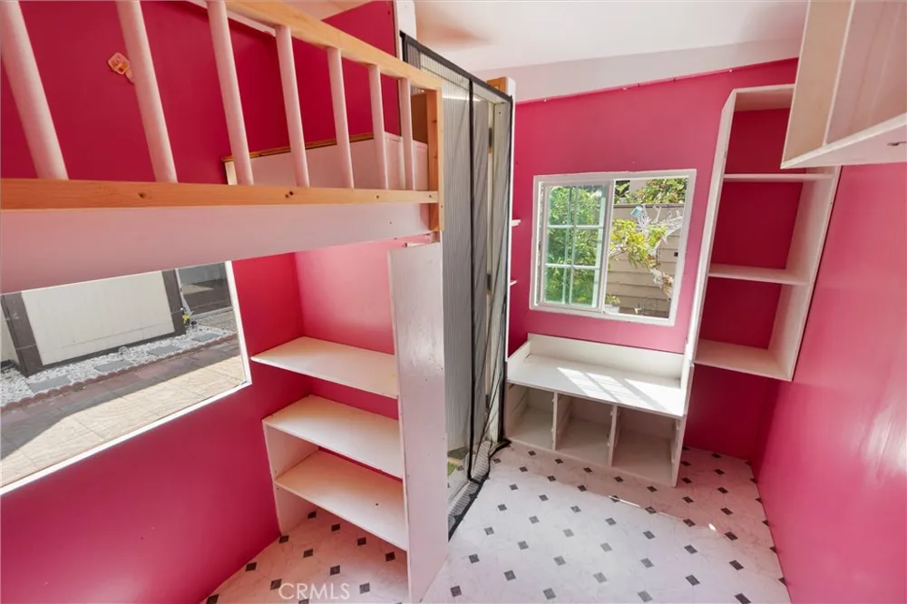 8515 Burnet #B Avenue ##B North Hills, CA 91343